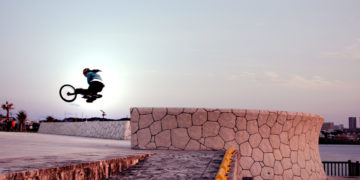 WALL OUT INVERT<br/>PHOTO：KAITO TANAKA