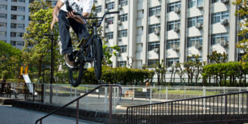 Rail up to Bar<br/>PHOTO: Yuta Yoshida