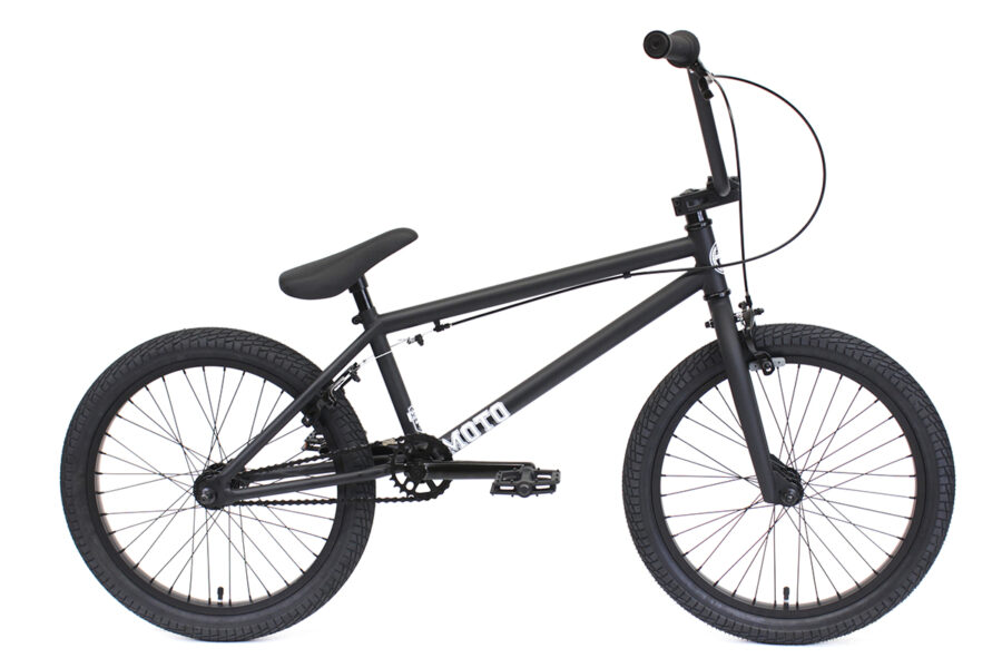 moto_black_01_1200 moto_black_01_1200