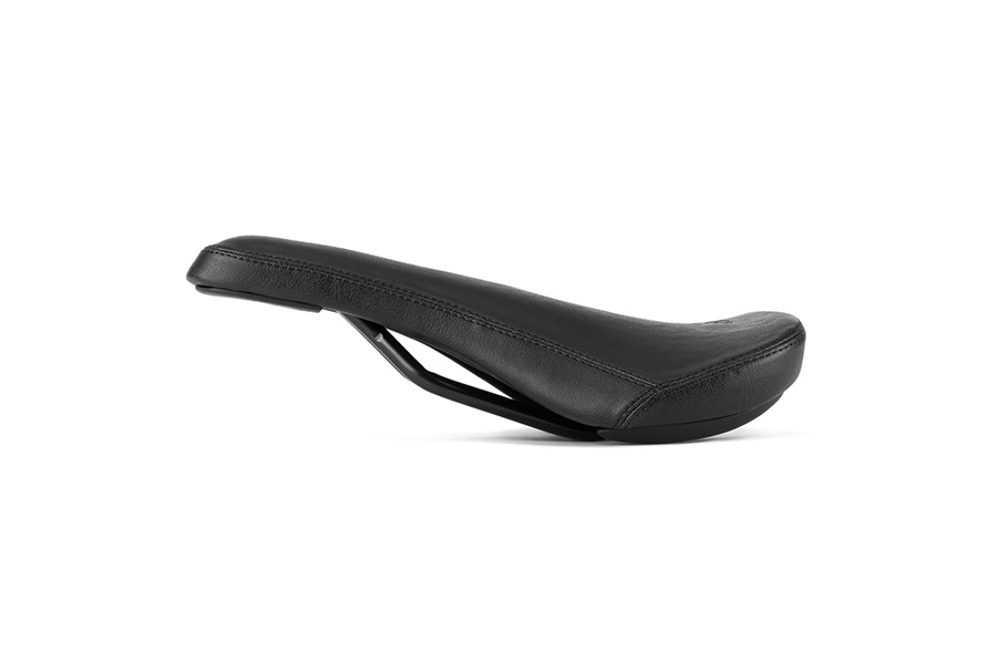 ECLAT｜EXILE RAIL SEAT