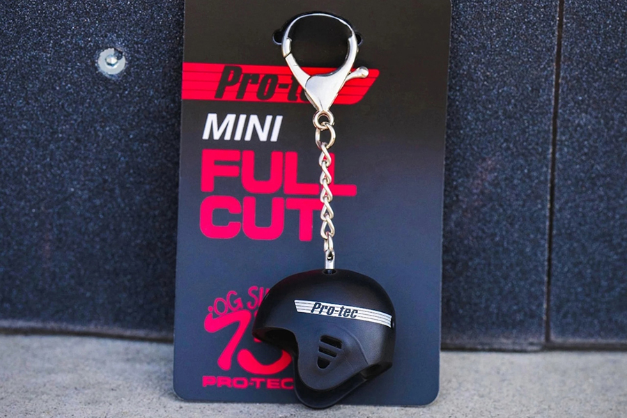 PRO-TEC｜MINI FULL-CUT HELMET KEYCHAIN